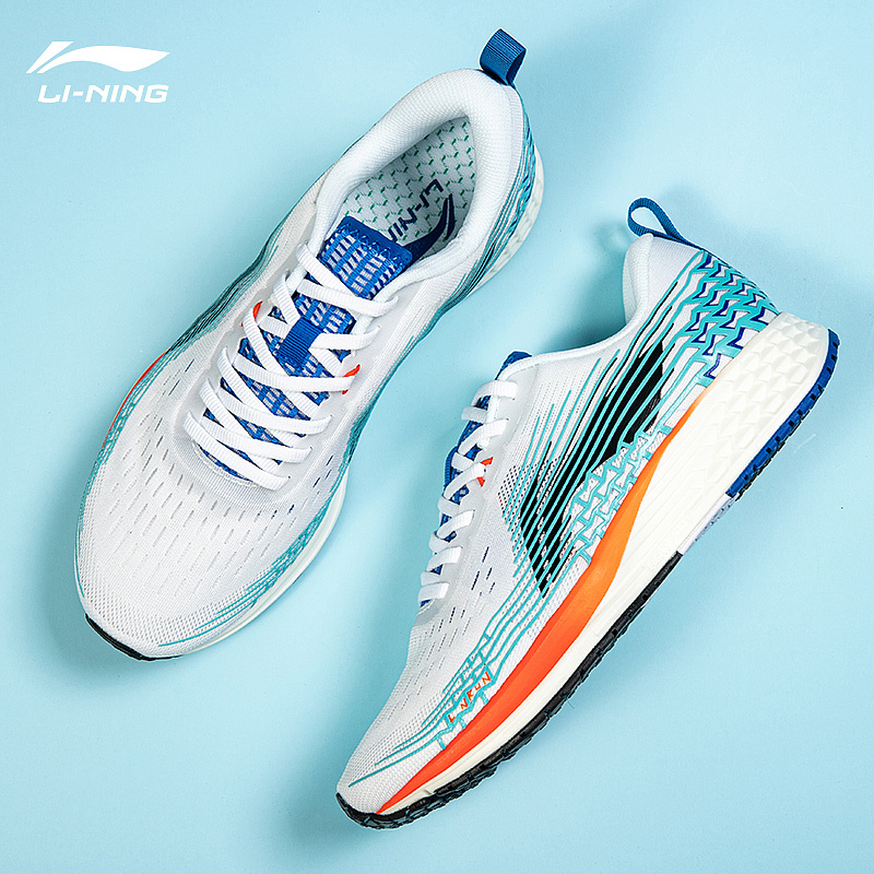 楊路的跑鞋市場如何重新定位？