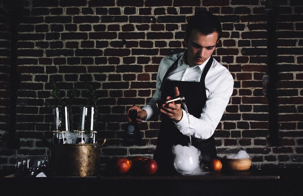 神奇松子酒瓶型包裝設(shè)計(jì)，全新視覺體驗(yàn)