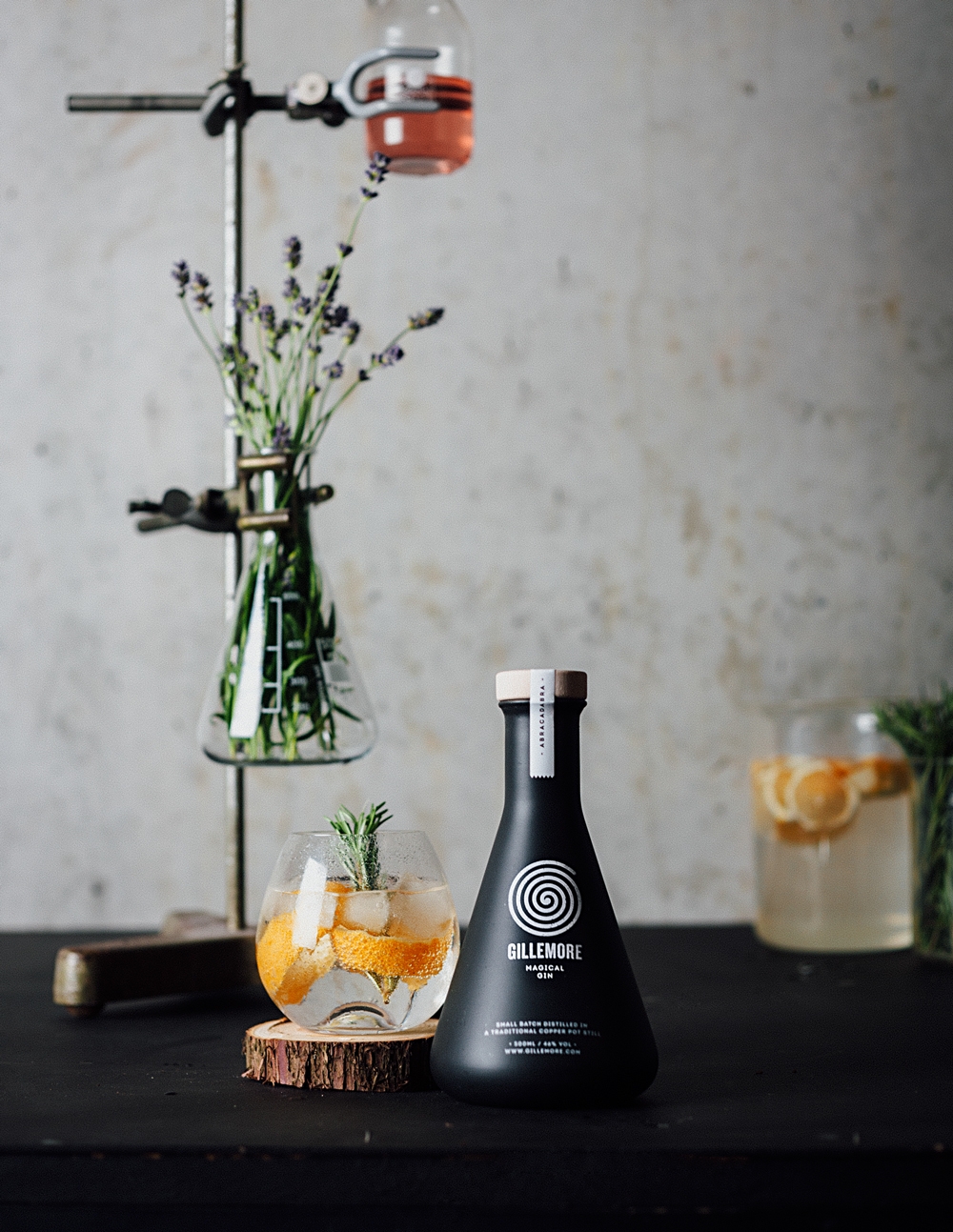 神奇松子酒瓶型包裝設(shè)計(jì)，全新視覺體驗(yàn)