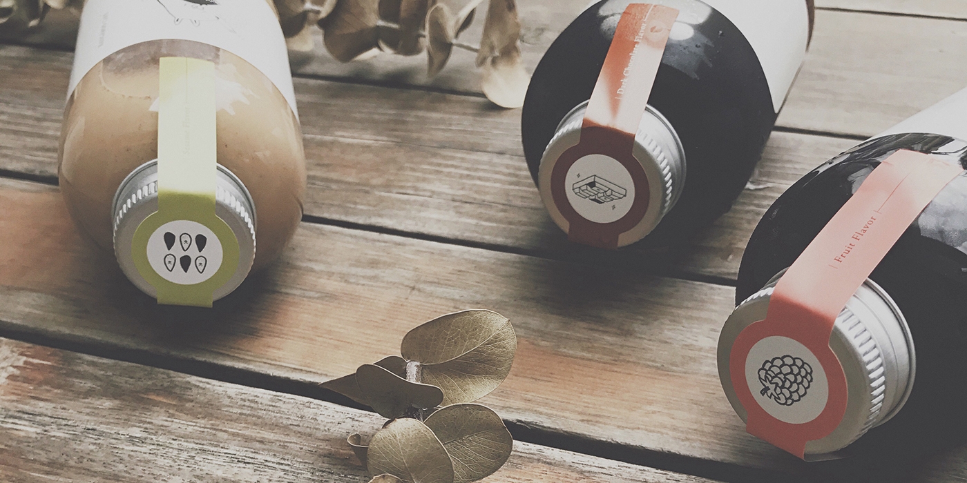 黑巧克力、水果風(fēng)味、芝麻歐蕾三種不同的咖啡包裝設(shè)計