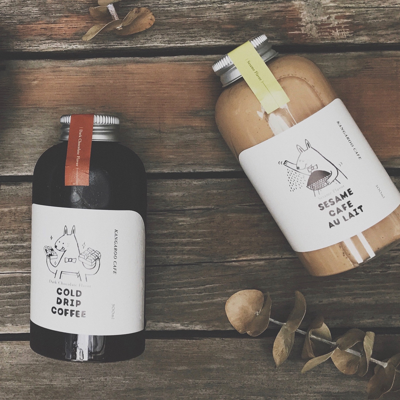 黑巧克力、水果風(fēng)味、芝麻歐蕾三種不同的咖啡包裝設(shè)計